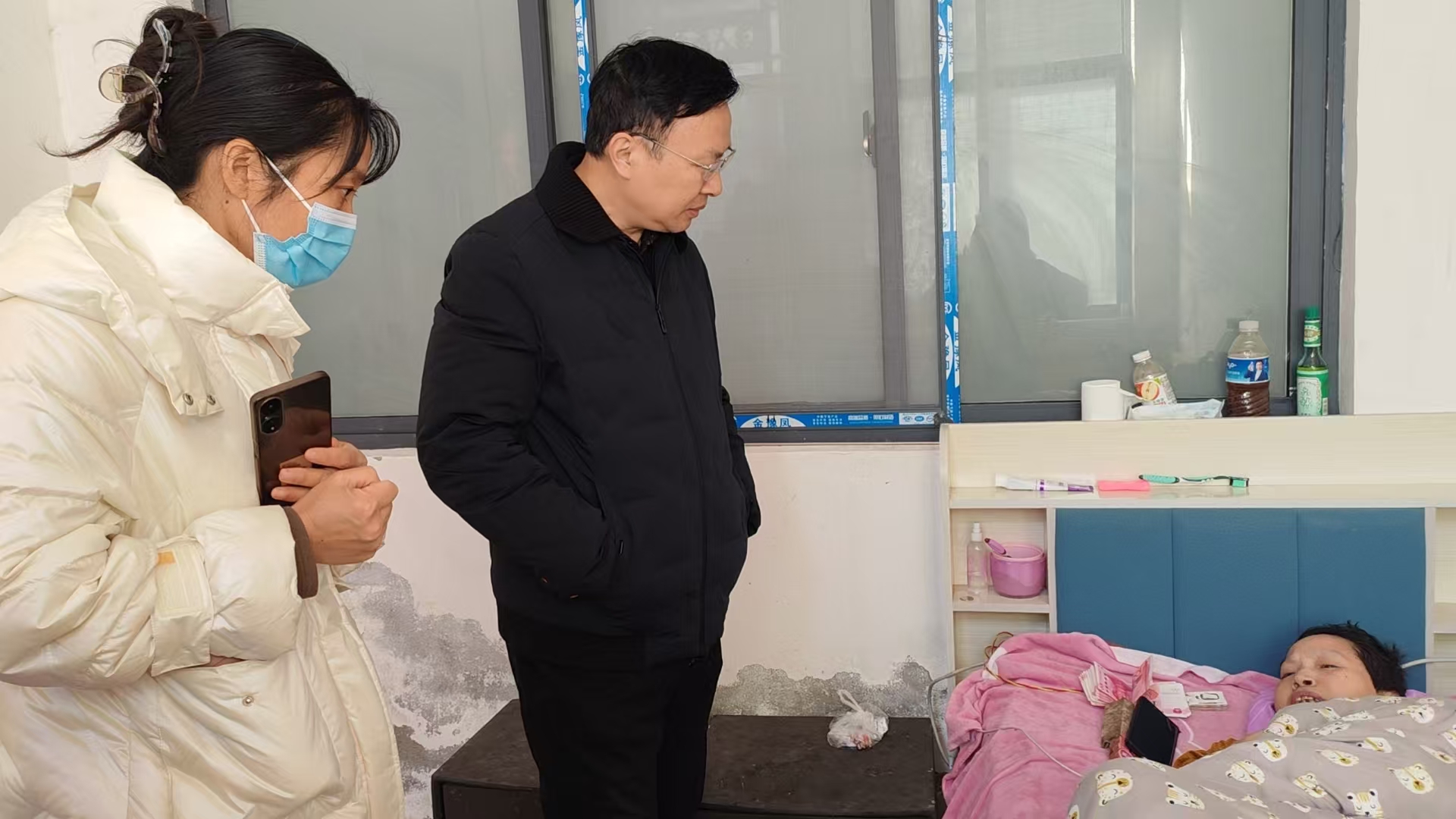 看望柘城类风湿患者黄玉灵