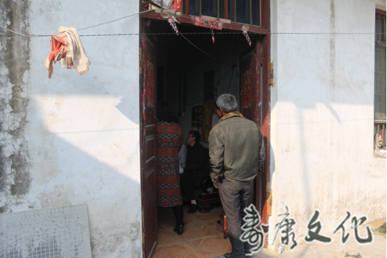 资助患病贫困家庭张崇林